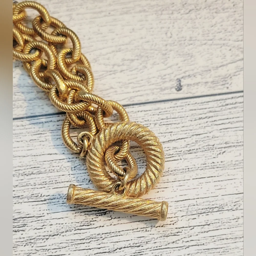 GIVENCHY Signed Chunky Chain Necklace With Toggle Clasp & Charms